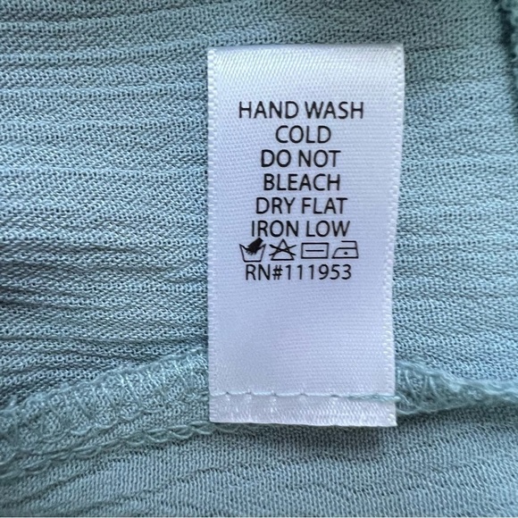 NWT ACTIVE USA Women’s Pullover Button/Tie Top Sz Large Green V-neck - Picture 8 of 12